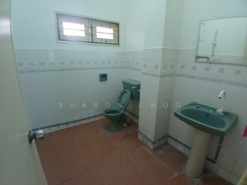 2-storey Terraced House for Rent in Subang Jaya (Selangor) - Sharon Choo - Bathroom - PropertyGuru.com.my