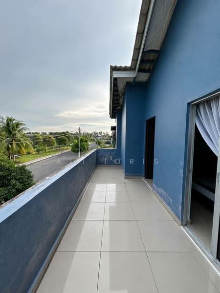 Semi-Detached House for Sale in Taman Desiran Bayu (Puchong) - Ali Idris - Balcony - PropertyGuru.com.my