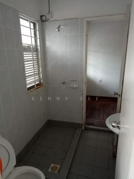 2-storey Terraced House for Sale in Presint 11 (Putrajaya) - Kenny See - Bathroom - PropertyGuru.com.my