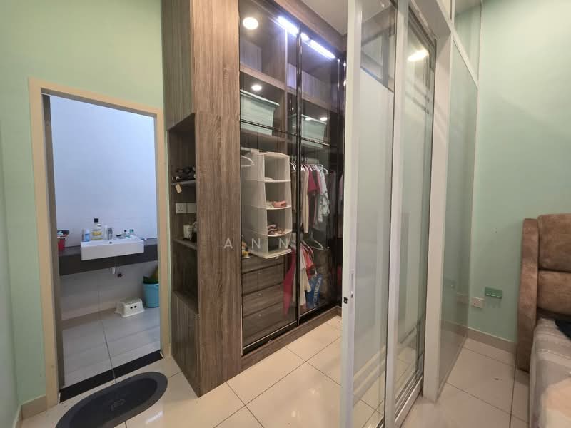 Rumah Teres 2 Tingkat untuk Dijual di Setia Tropika (Johor Bahru) - Ann . - Bathroom - PropertyGuru.com.my
