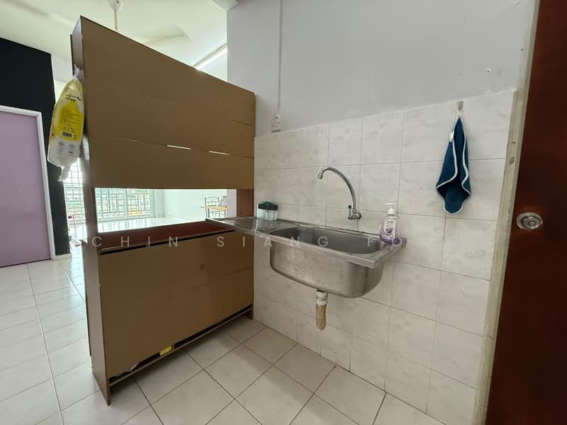 Apartment for Sale at Laksamana Cheng Ho 2 - Chin Siang Fong - Kitchen - PropertyGuru.com.my