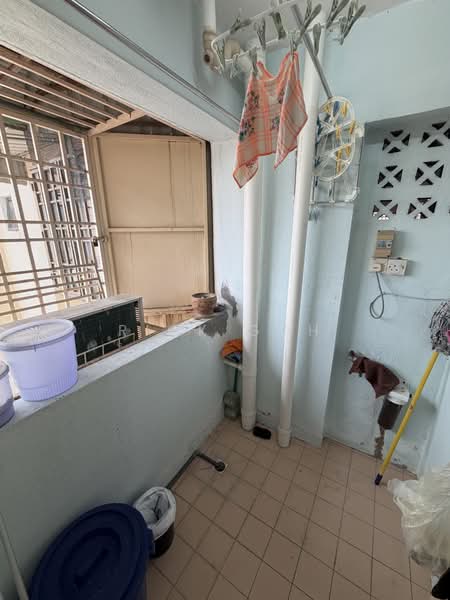 Pangsapuri untuk Dijual di Puteri Indah - Rick Goh - Balcony - PropertyGuru.com.my