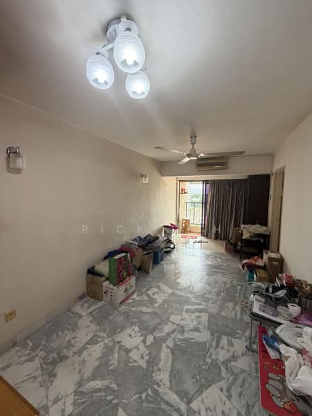 Pangsapuri untuk Dijual di Puteri Indah - Rick Goh - Living Room - PropertyGuru.com.my