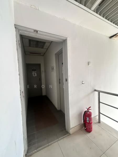 Office for Rent in Petaling Jaya (Selangor) - Veron Leong - Corridor - PropertyGuru.com.my