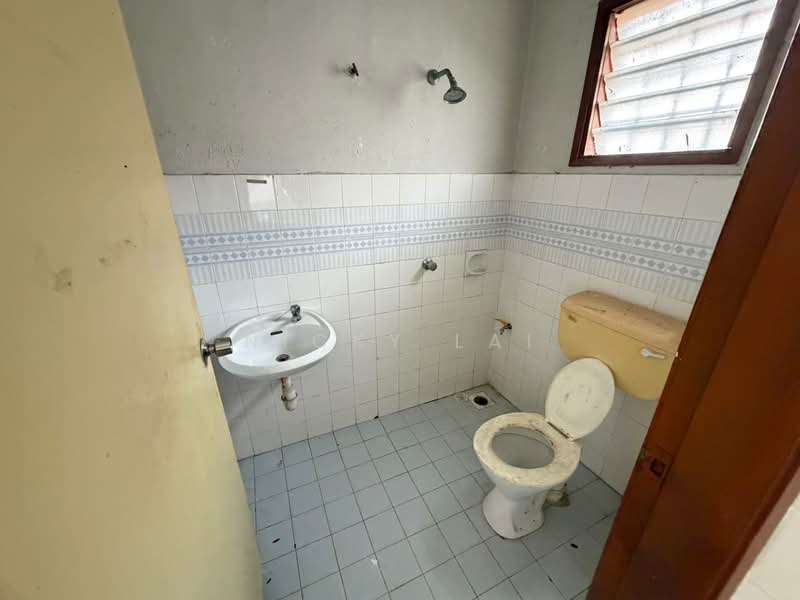Rumah Teres 2 Tingkat untuk Dijual di (Bukit Sentosa) Seksyen Bs1 (Serendah) - Nicky Lai - Bathroom - PropertyGuru.com.my