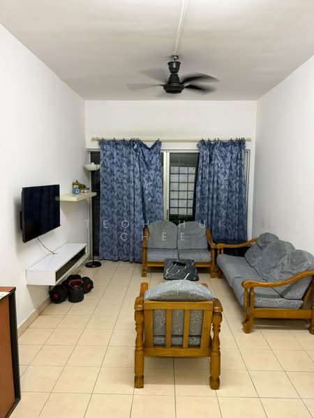 Pangsapuri untuk Disewa di Puchong Permata 1 - Teoh Hui Chee - Living Room - PropertyGuru.com.my