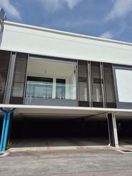 Shop for Rent in Taman Desa Cemerlang (Ulu Tiram) - Gloson Ten - Exterior - PropertyGuru.com.my