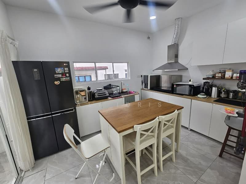 2-storey Terraced House for Sale in Alam Sari (Bangi) - Ali Idris - Kitchen - PropertyGuru.com.my