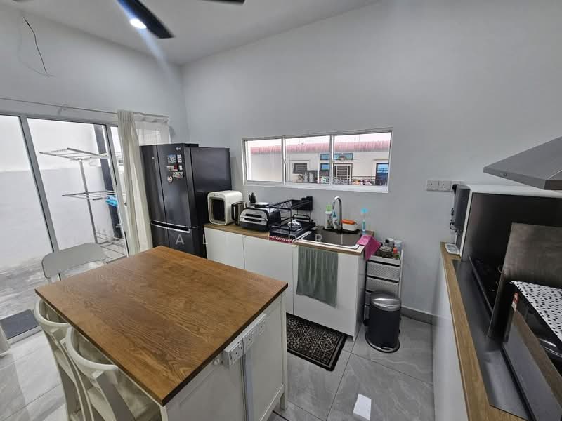 2-storey Terraced House for Sale in Alam Sari (Bangi) - Ali Idris - Kitchen - PropertyGuru.com.my