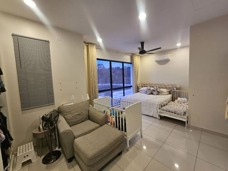 2-storey Terraced House for Sale in Alam Sari (Bangi) - Ali Idris - Bedroom - PropertyGuru.com.my