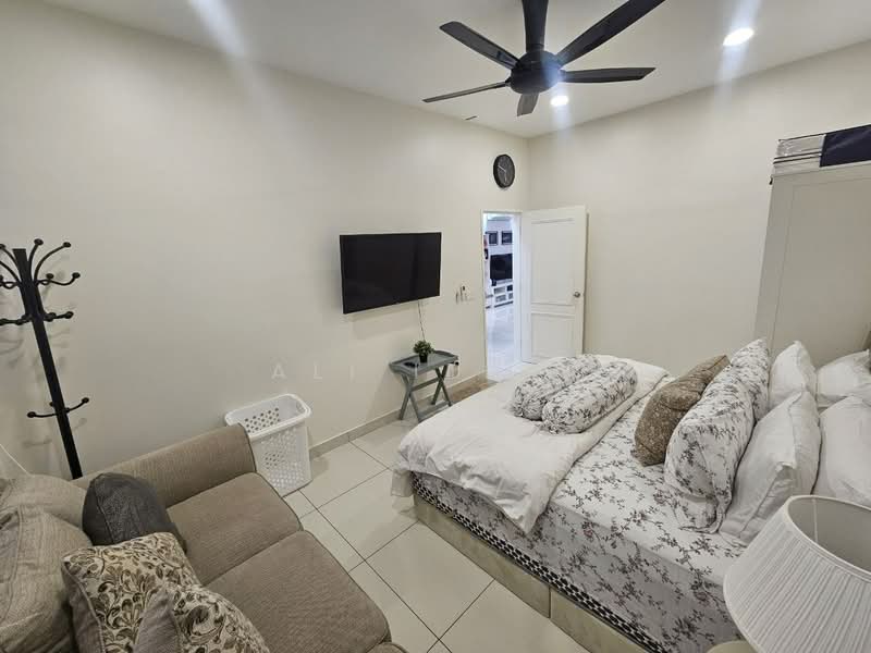 2-storey Terraced House for Sale in Alam Sari (Bangi) - Ali Idris - Bedroom - PropertyGuru.com.my