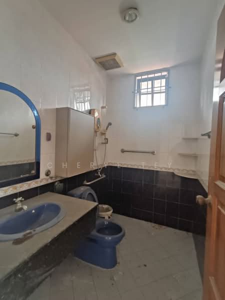 Bungalow for Sale in Johor Bahru (Johor) - Cheryl Tey - Bathroom - PropertyGuru.com.my