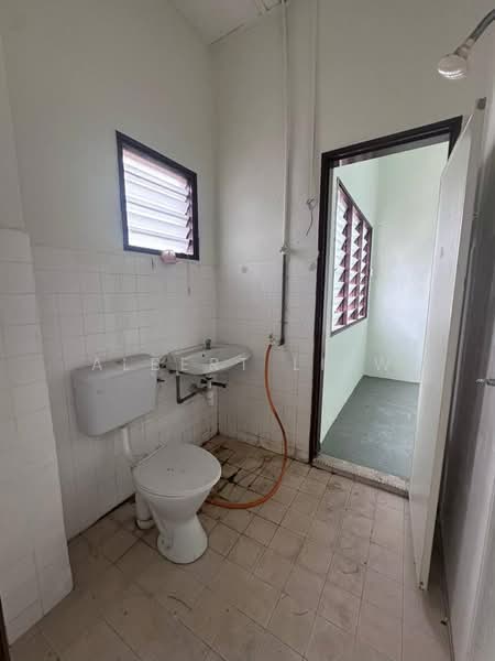 2-storey Terraced House for Sale in Jemaluang (Johor) - Albert Liew - Bathroom - PropertyGuru.com.my