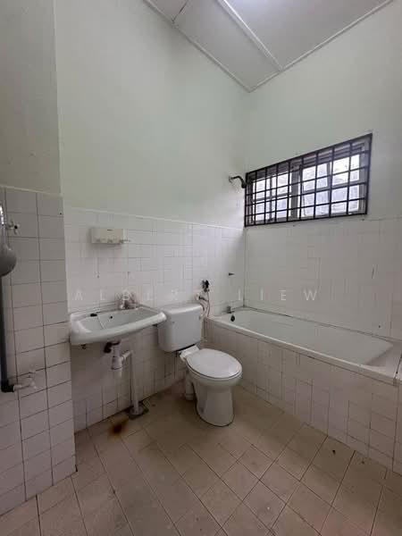 2-storey Terraced House for Sale in Jemaluang (Johor) - Albert Liew - Bathroom - PropertyGuru.com.my