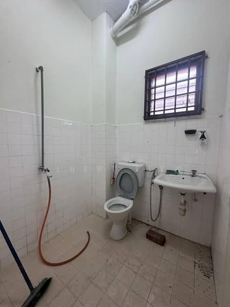 2-storey Terraced House for Sale in Jemaluang (Johor) - Albert Liew - Bathroom - PropertyGuru.com.my