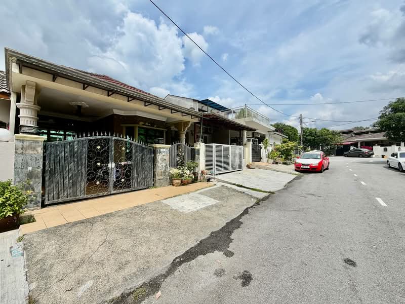 1-storey Terraced House for Sale in Taman Rakan (Kajang) - Azli Ibrahim - Exterior - PropertyGuru.com.my