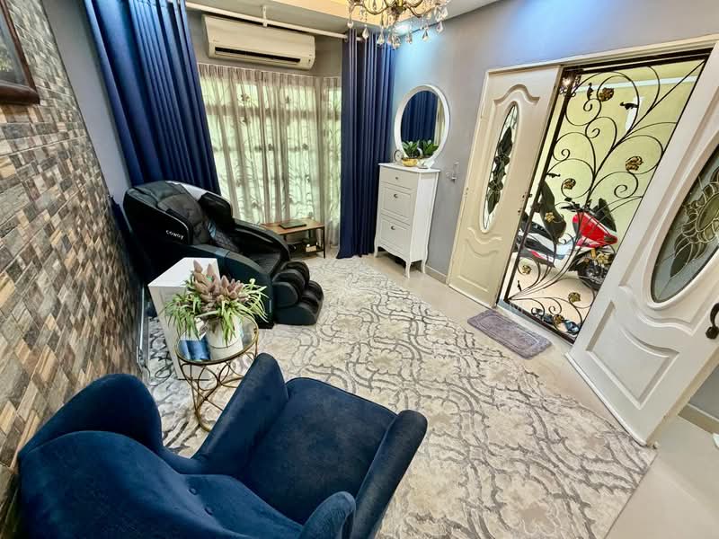 1-storey Terraced House for Sale in Taman Rakan (Kajang) - Azli Ibrahim - Entrance - PropertyGuru.com.my