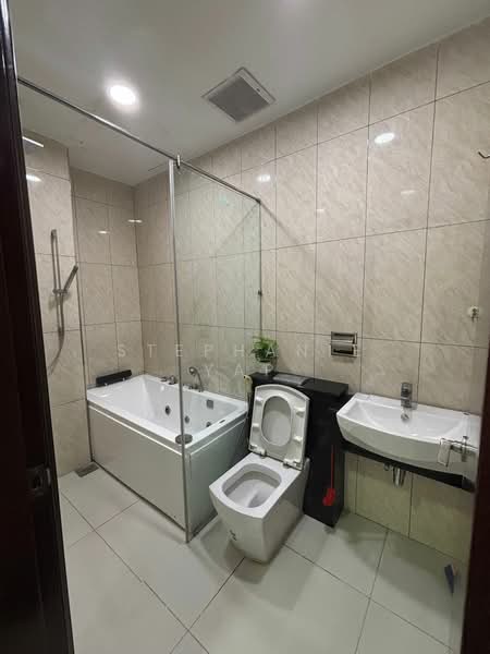 Service Residence for Rent at Paragon Suites @ CIQ - Stephanie Yap - Bathroom - PropertyGuru.com.my