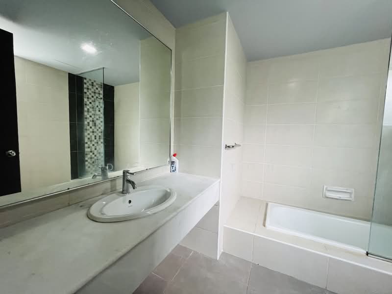 Kondominium untuk Disewa di Puteri Palma Condominiums - Darren Toh - Bathroom - PropertyGuru.com.my