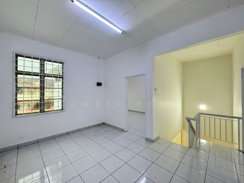 2-storey Terraced House for Sale in Taman Puteri Wangsa (Ulu Tiram) - Amber Hew - Interior - PropertyGuru.com.my