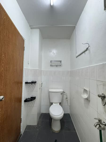 2-storey Terraced House for Sale in Taman Puteri Wangsa (Ulu Tiram) - Amber Hew - Bathroom - PropertyGuru.com.my