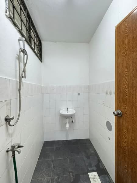 2-storey Terraced House for Sale in Taman Puteri Wangsa (Ulu Tiram) - Amber Hew - Bathroom - PropertyGuru.com.my