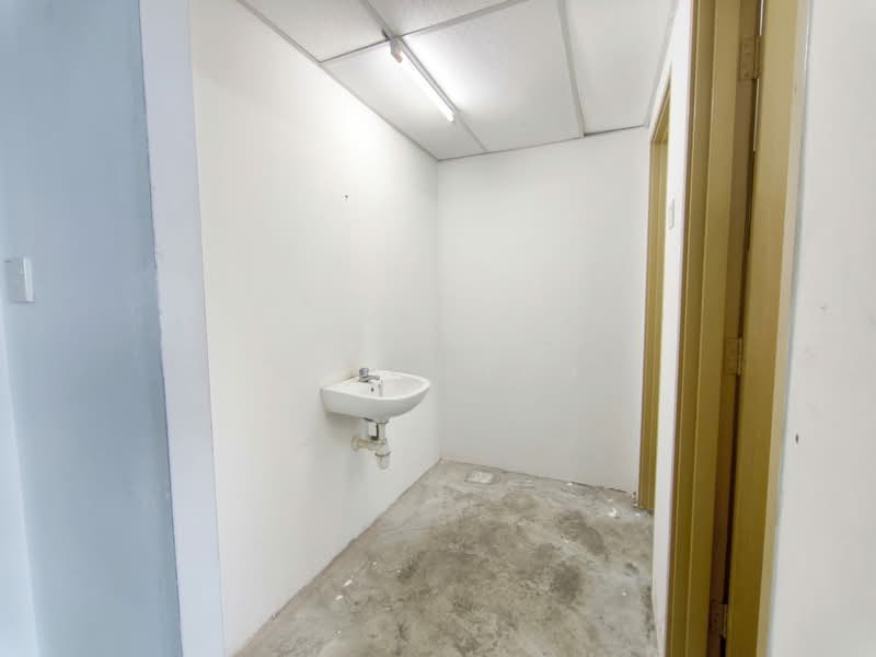 Shop / Office for Rent in Taman Mount Austin (Tebrau) - MP Chuah - Interior - PropertyGuru.com.my