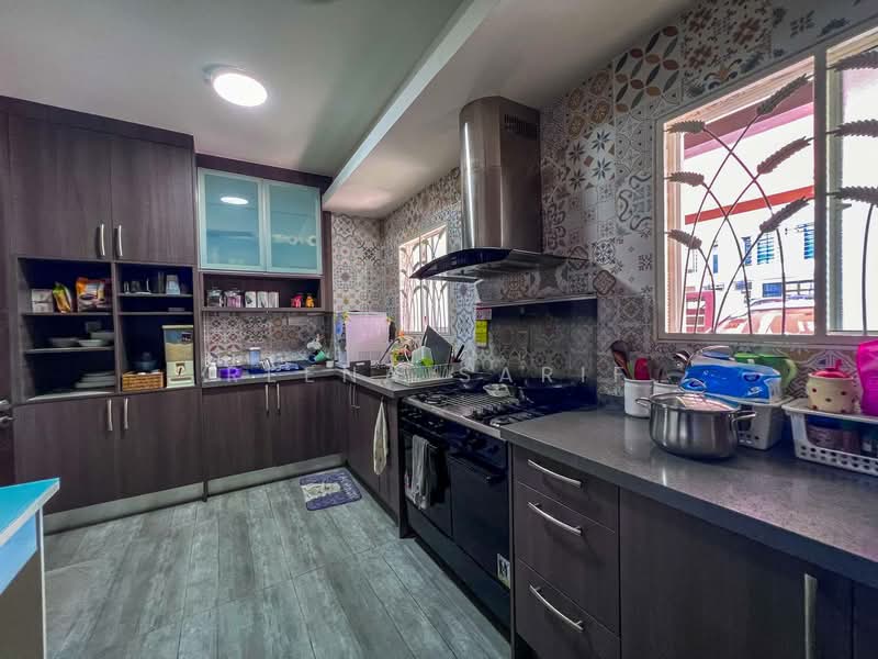 Rumah Teres 3-Tingkat untuk Dijual di Superlink 3 Storey Laman Glenmarie Shah Alam (Shah Alam) - Reena Sarif - Kitchen - PropertyGuru.com.my