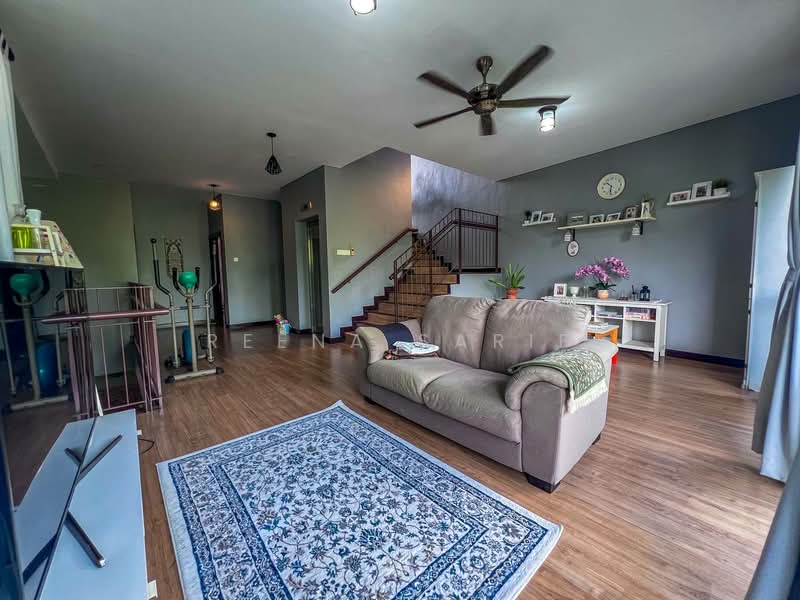 Rumah Teres 3-Tingkat untuk Dijual di Superlink 3 Storey Laman Glenmarie Shah Alam (Shah Alam) - Reena Sarif - Living Room - PropertyGuru.com.my