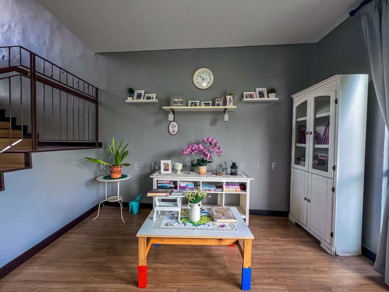 Rumah Teres 3-Tingkat untuk Dijual di Superlink 3 Storey Laman Glenmarie Shah Alam (Shah Alam) - Reena Sarif - Living Room - PropertyGuru.com.my