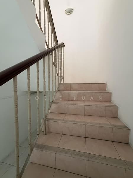 Rumah Teres 2 Tingkat untuk Dijual di Ipoh (Perak) - Jodie Kuan - Staircase - PropertyGuru.com.my