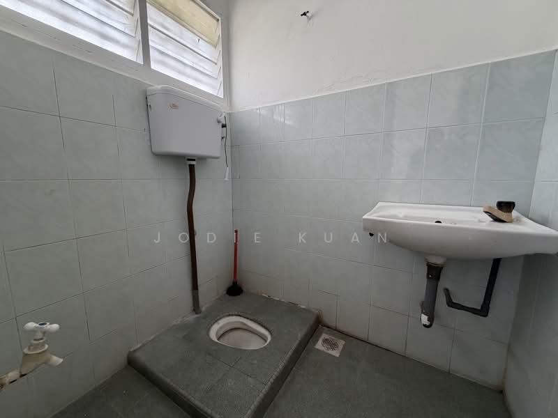 Rumah Teres 2 Tingkat untuk Dijual di Ipoh (Perak) - Jodie Kuan - Common Bathroom  - PropertyGuru.com.my