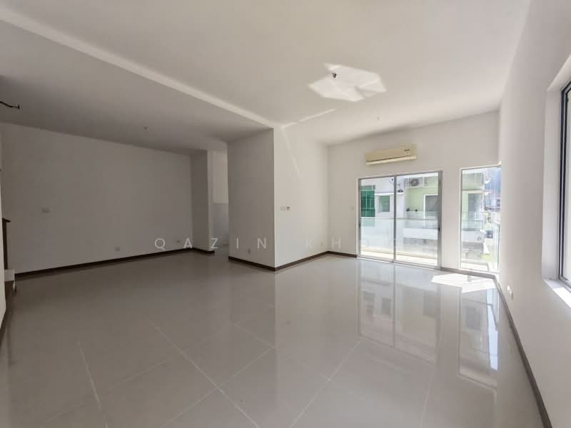 Rumah Bandar untuk Dijual di Tambun (Perak) - Qazin Khoo - Living Room - PropertyGuru.com.my