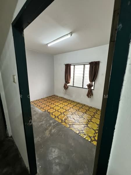 Pangsapuri untuk Dijual di Pangsapuri Sri Tanjung - Rose Ibrahim - Interior - PropertyGuru.com.my