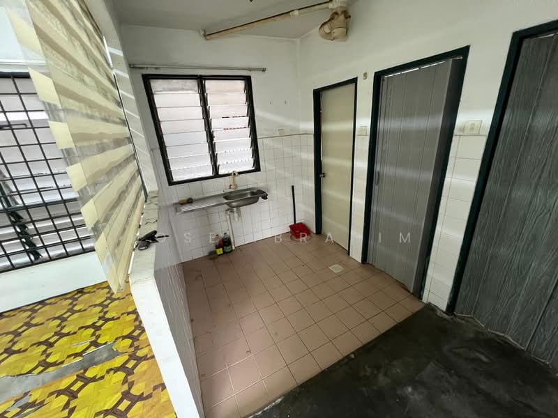 Pangsapuri untuk Dijual di Pangsapuri Sri Tanjung - Rose Ibrahim - Interior - PropertyGuru.com.my
