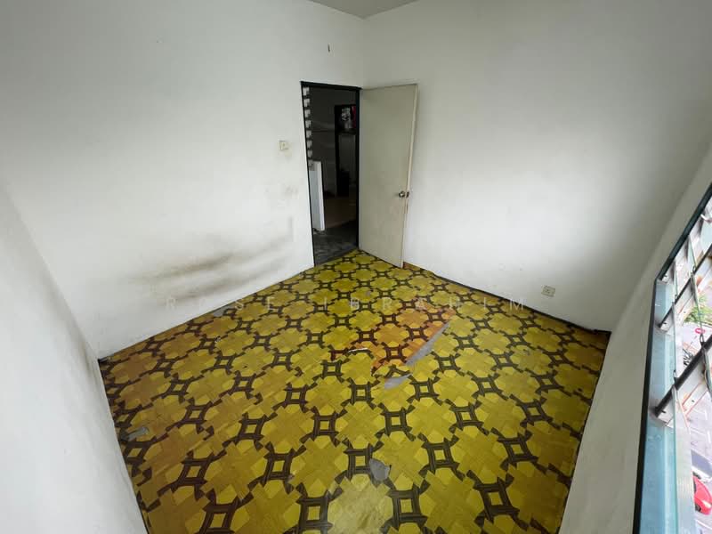 Pangsapuri untuk Dijual di Pangsapuri Sri Tanjung - Rose Ibrahim - Interior - PropertyGuru.com.my