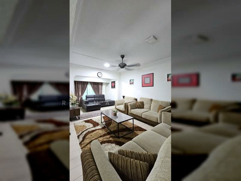 Rumah Teres 2 Tingkat untuk Dijual di SS7 (Petaling Jaya) - Reena Sarif - Living Room - PropertyGuru.com.my