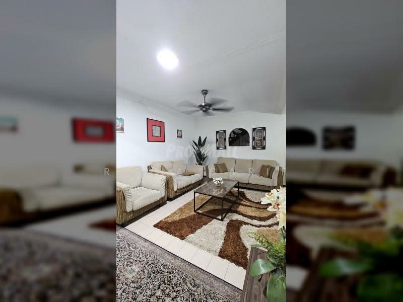 Rumah Teres 2 Tingkat untuk Dijual di SS7 (Petaling Jaya) - Reena Sarif - Living Room - PropertyGuru.com.my