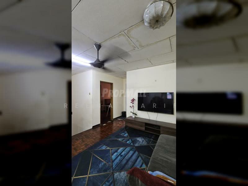 Rumah Teres 2 Tingkat untuk Dijual di SS7 (Petaling Jaya) - Reena Sarif - Living Room - PropertyGuru.com.my