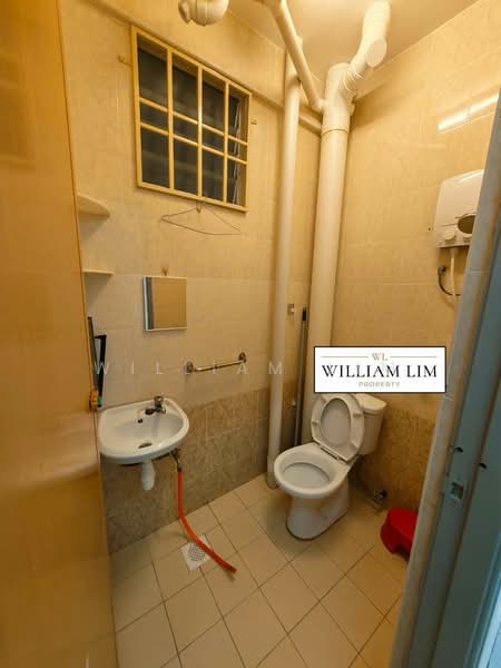 Apartment for Rent at Relau Vista Apartment - William Lim - Bathroom - PropertyGuru.com.my