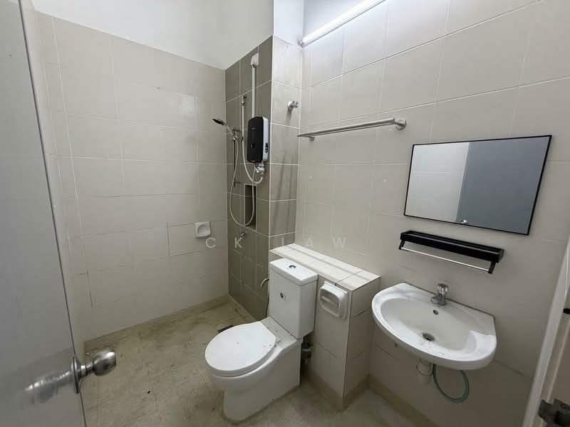 Rumah Teres 2-Tingkat untuk Dijual di Bandar Tasik Kesuma (Beranang) - CK Law - Bathroom - PropertyGuru.com.my