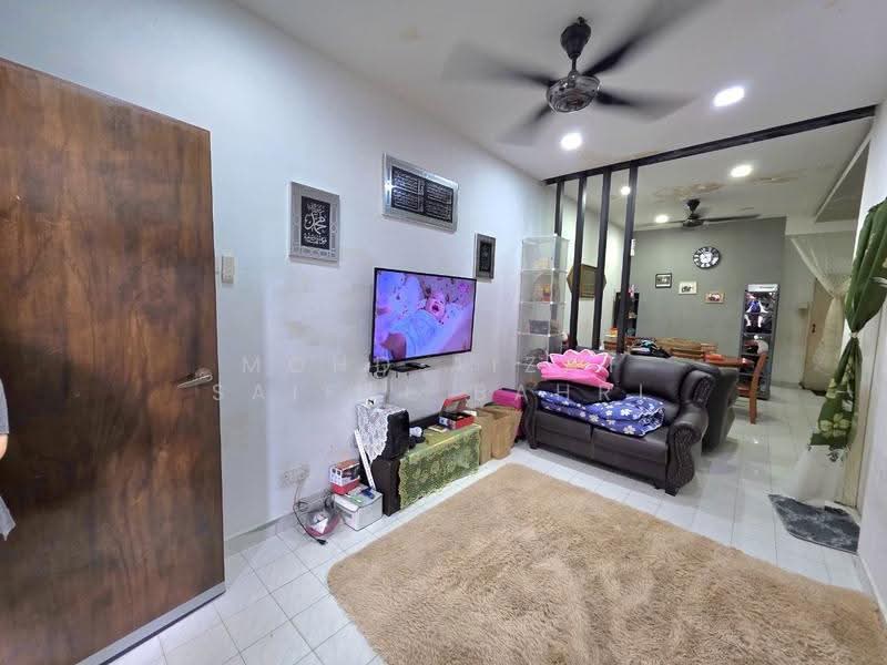Rumah Teres 1-Tingkat untuk Dijual di Bandar Baru Bangi (Selangor) - Mohd Aizat Saiful Bahri - Living Room - PropertyGuru.com.my