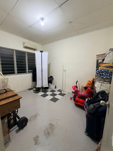 Rumah Flat untuk Dijual di Rumah Pangsa Permas Jaya - Shu Ying - Interior - PropertyGuru.com.my