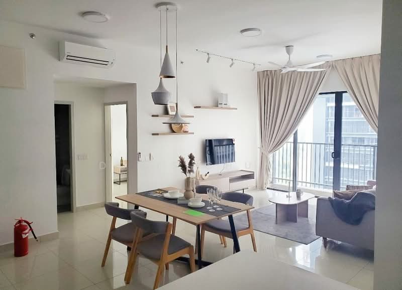 Servis Apartment untuk Disewa di Setia City Residences - Doris Chuah - Living Room - PropertyGuru.com.my