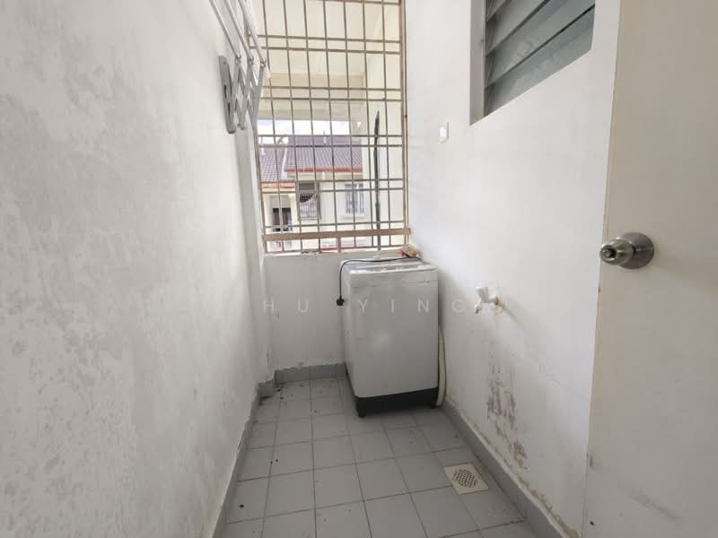 Pangsapuri untuk Dijual di Vista Seri Alam - Shu Ying - Balcony - PropertyGuru.com.my