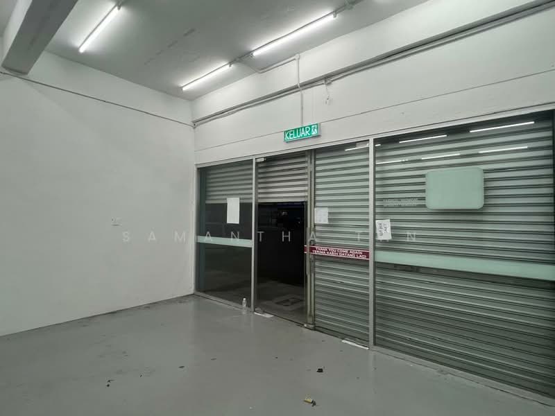 Kedai / Pejabat untuk Disewa di Taman Johor Jaya (Johor Bahru) - Samantha Tan - Entrance - PropertyGuru.com.my