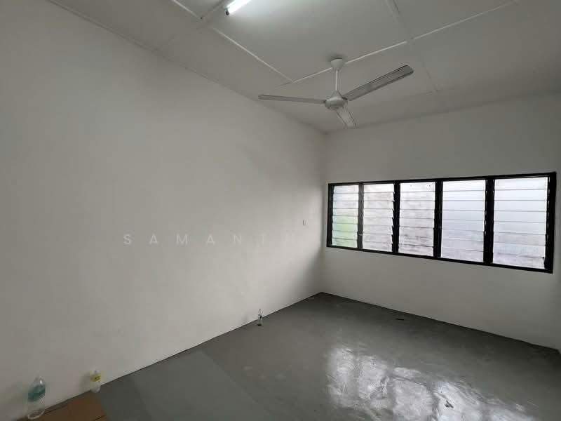 Kedai / Pejabat untuk Disewa di Taman Johor Jaya (Johor Bahru) - Samantha Tan - Interior - PropertyGuru.com.my