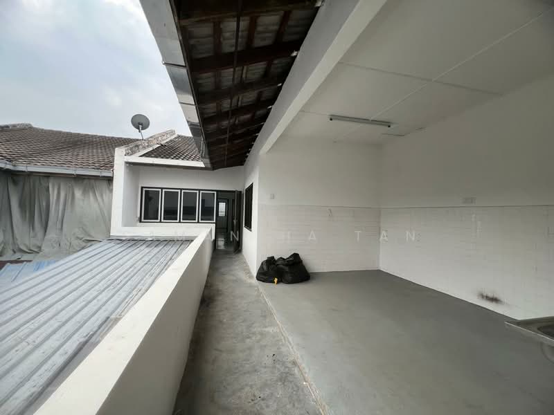 Kedai / Pejabat untuk Disewa di Taman Johor Jaya (Johor Bahru) - Samantha Tan - Exterior - PropertyGuru.com.my