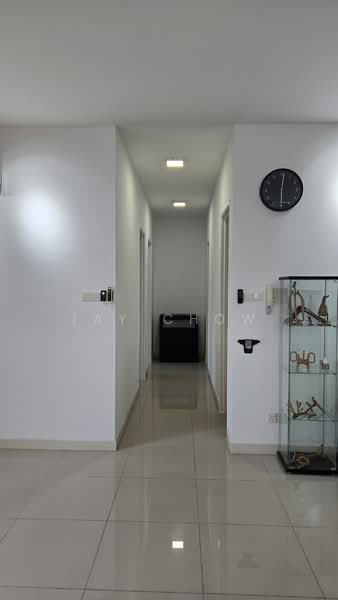 Kondominium untuk Disewa di Scenaria @ North Kiara Hills - Jay Chow - Corridor - PropertyGuru.com.my