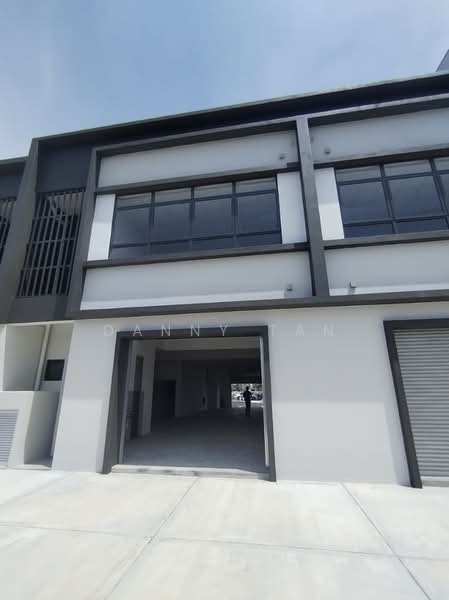 Kedai / Pejabat untuk Dijual di Bandar Rimbayu (Telok Panglima Garang) - Danny Tan - Exterior - PropertyGuru.com.my
